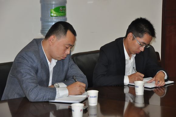 2011年鄭州經(jīng)緯集團(tuán)體制改革座談會(huì)