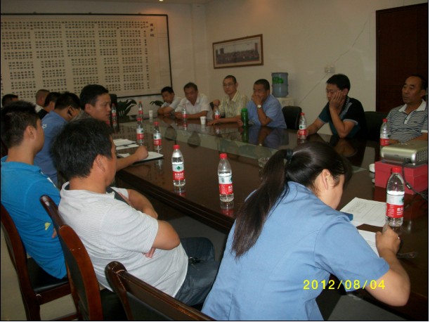 公司召開(kāi)攪拌車安全會(huì)議2012-9-262.jpg