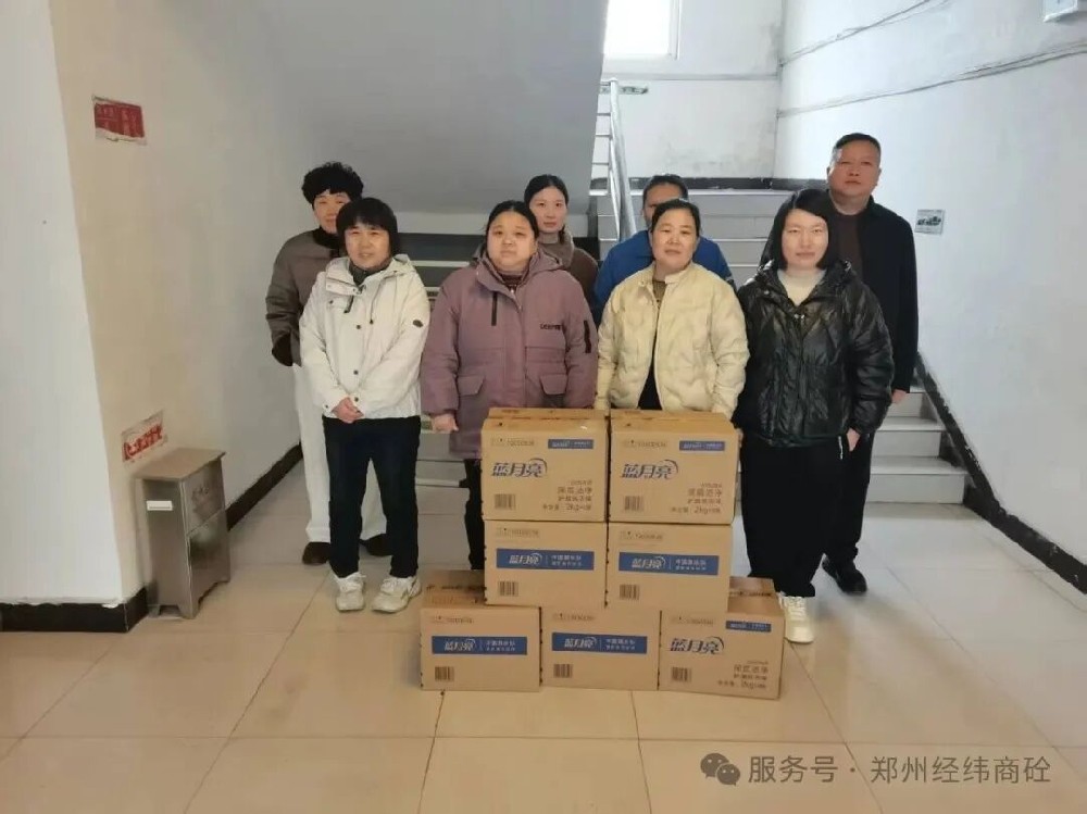 春風(fēng)浩蕩，芳華灼灼，女神節(jié)快樂(lè)！